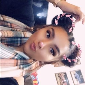 Meet your Posher, Mireya